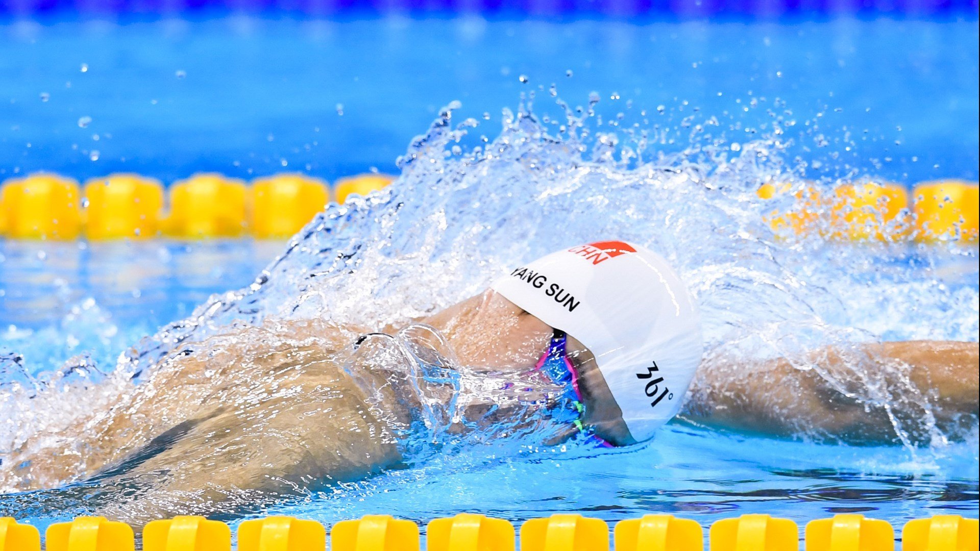 范德芬长途奔袭世界波由帕利尼亚助攻:这助攻得不到应有认可!