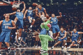 开云体育登陆入口-场均20分11篮板8.7助攻！威少焕发生涯第二春，国王简直赚大发了，威少两次得分王