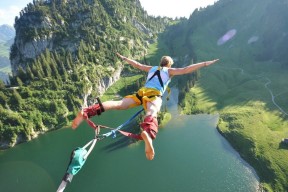 kaiyun官方入口登录-欧洲冠军联赛：皇马逆转晋级，淘汰赛激烈进行！，欧洲超级杯皇马马竞